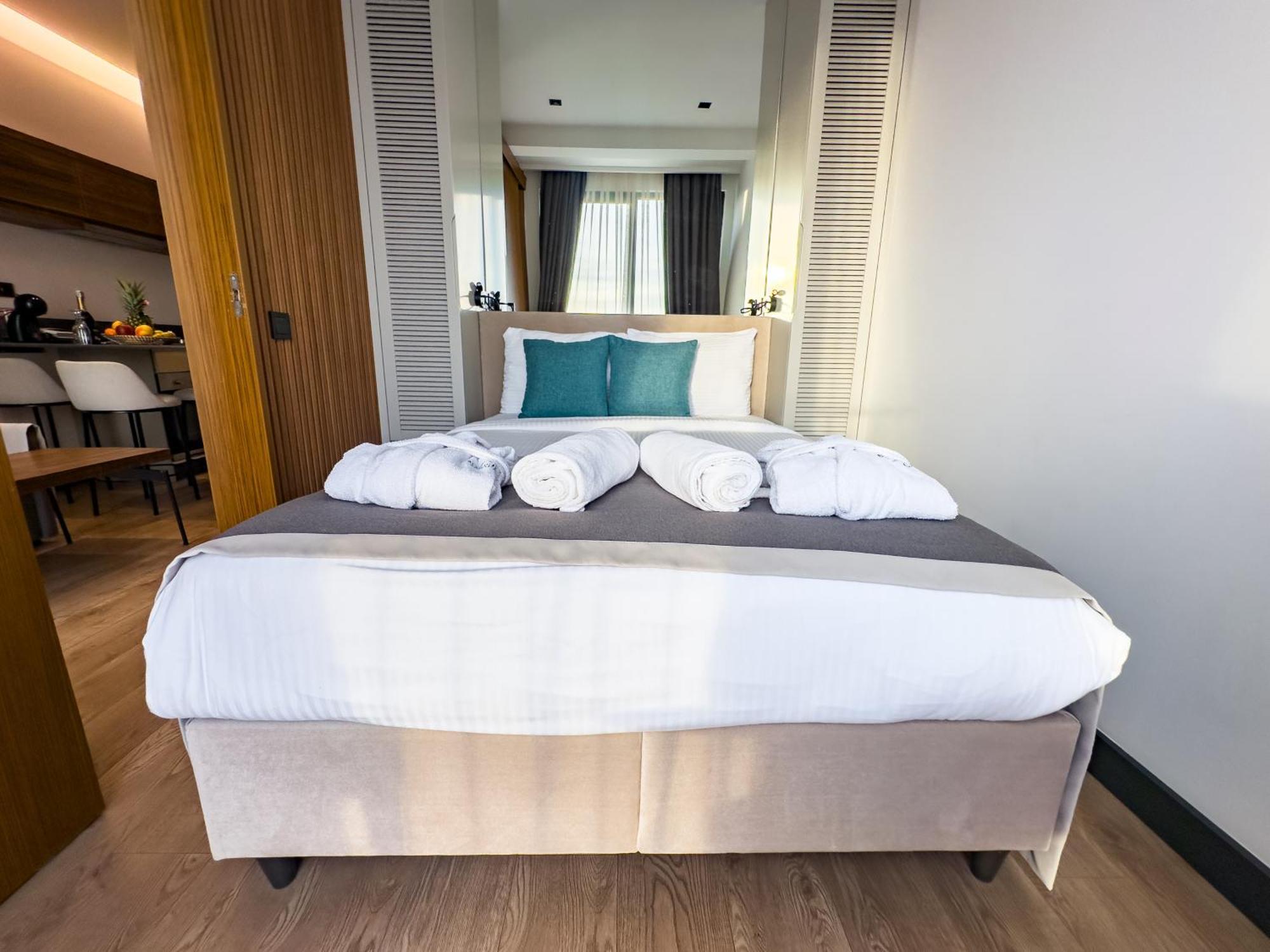 Bayview Hills Luxury Residences Tivat Dış mekan fotoğraf